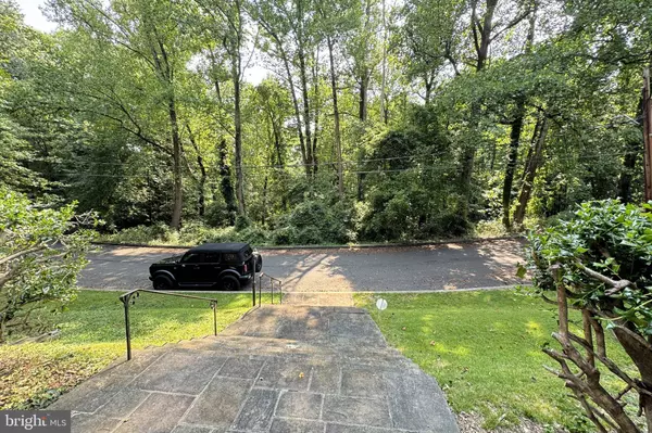 2045 PARKSIDE DR NW, Washington, DC 20012