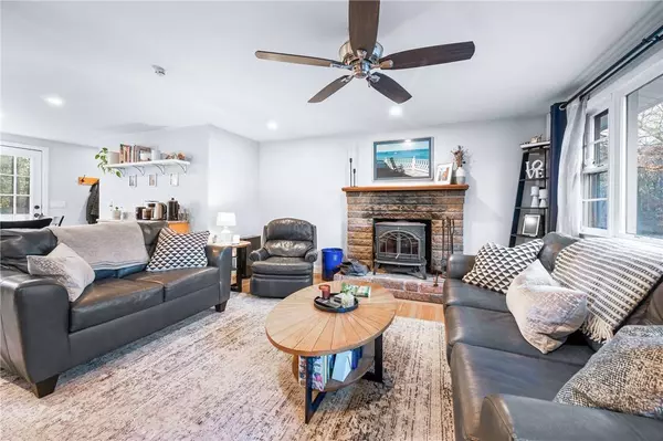 6 Sky View RD, North Smithfield, RI 02896