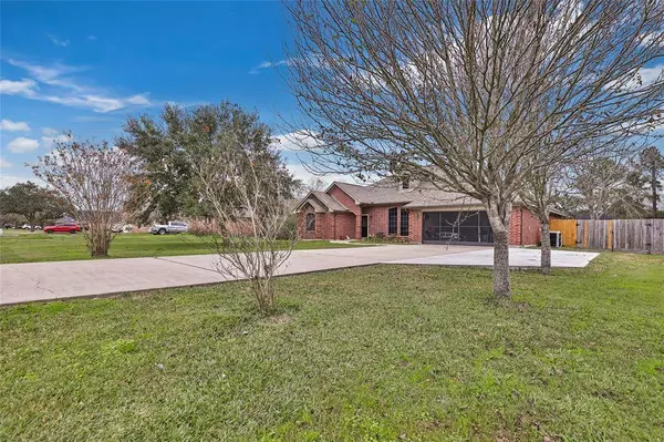 2107 Magnolia BND, Baytown, TX 77523