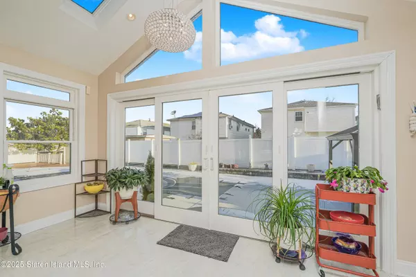 20 Lundi CT, Staten Island, NY 10314