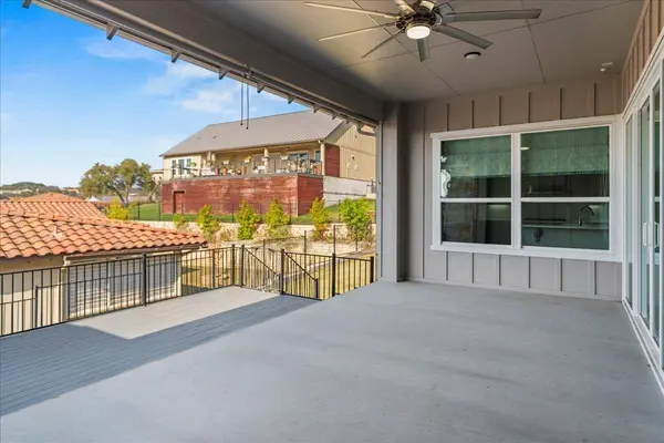 609 Dancing Oak LN, San Marcos, TX 78666