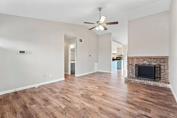 4210 Glen Pines Drive, Arlington, TX 76016