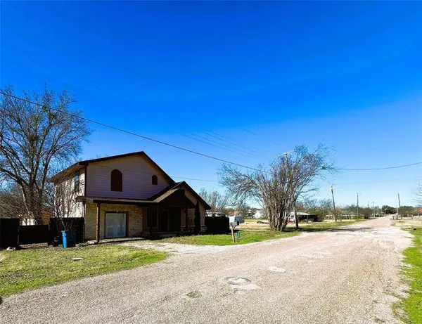 306 S College Street, Itasca, TX 76055