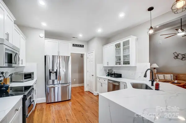 2444 Shiny Leaf DR, Denver, NC 28037