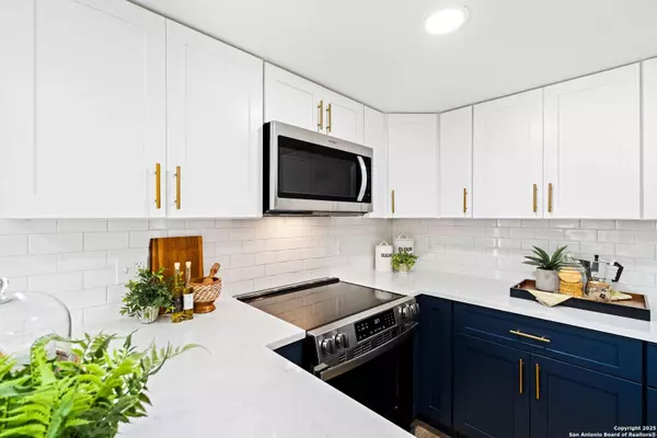 9319 FOX BRIAR LN, Boerne, TX 78006-5564