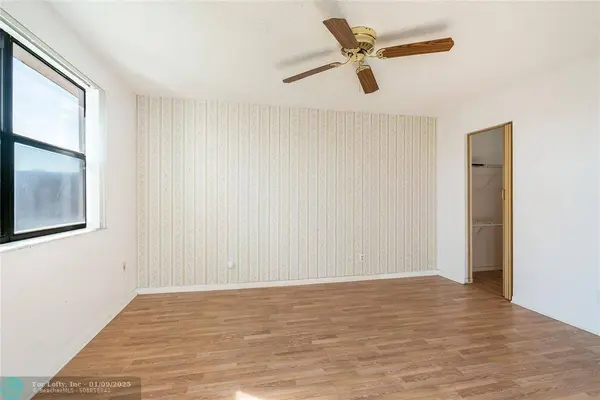 10405 Sunrise Lakes Blvd  #302, Sunrise, FL 33322