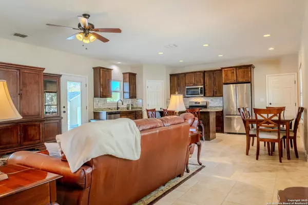 2043 Rocky Ridge Loop, Canyon Lake, TX 78133