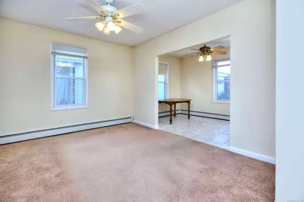 35 Wade Terrace, Bridgeport, CT 06604