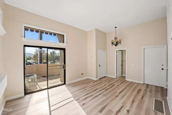 2401 1 Chandler AVE #1, Simi Valley, CA 93065