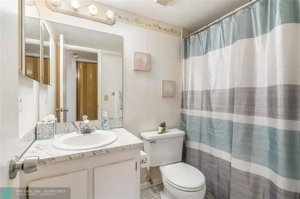 10405 Sunrise Lakes Blvd  #302, Sunrise, FL 33322