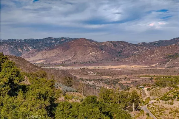 49 Maridge RD, Valley Center, CA 92082