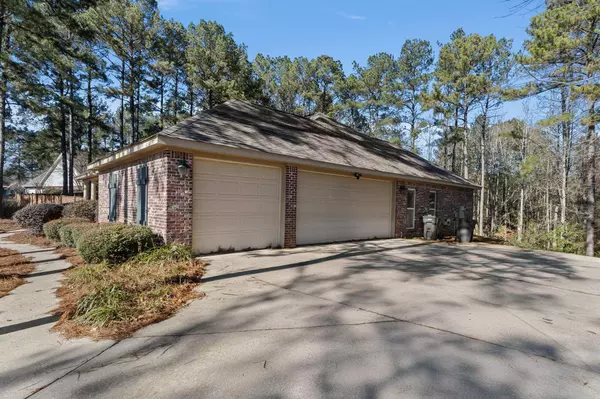 75 Auburn Pl, Hattiesburg, MS 39402