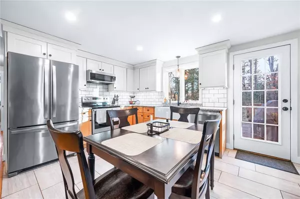 6 Sky View RD, North Smithfield, RI 02896