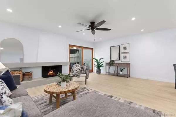 4215 Loma Riviera Ln, San Diego, CA 92110