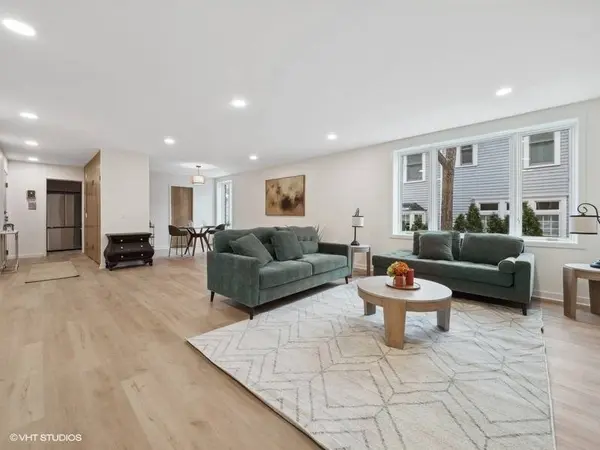 1416 Hinman AVE #1, Evanston, IL 60201