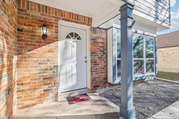 9118 CHINON, San Antonio, TX 78250-5860