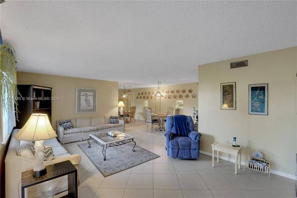 8931 N New River Canal Rd #1C, Plantation, FL 33324