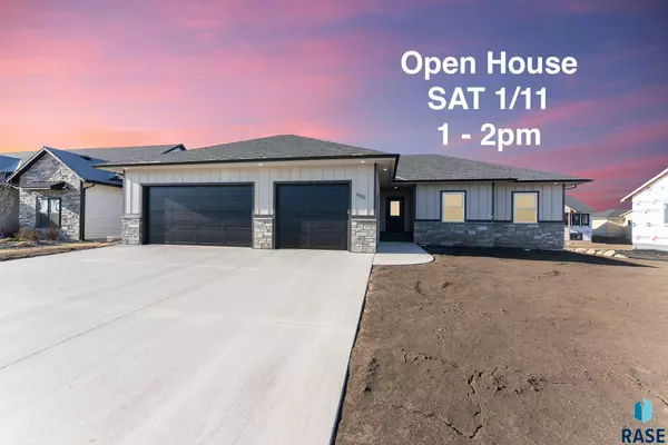 905 Sundance St, Valley Springs, SD 57068