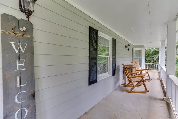 36 LAKESHORE DR, Temple, GA 30179