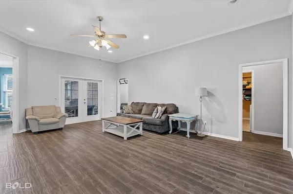 5825 Bluebonnett Drive, Bossier City, LA 71112