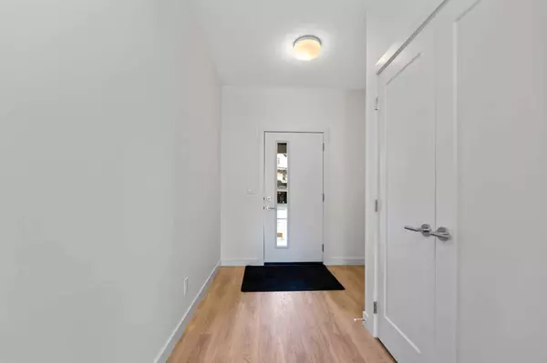 201 Cooperswood GN SW #1702, Airdrie, AB T4B 3Y6