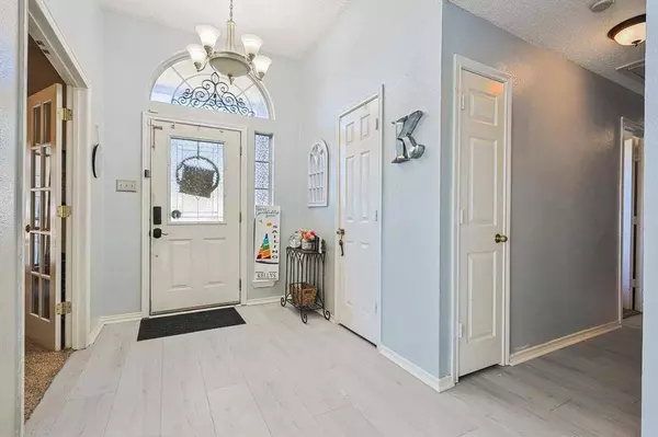 1747 Smokey Hill Drive, Lewisville, TX 75067