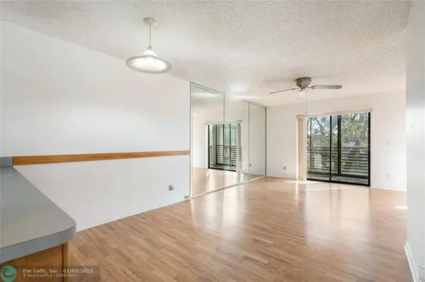 10405 Sunrise Lakes Blvd  #302, Sunrise, FL 33322