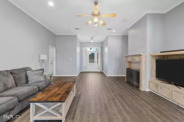 5825 Bluebonnett Drive, Bossier City, LA 71112