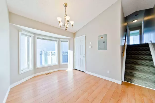 165 Harvest Rose CIR NE, Calgary, AB T3K 4M6