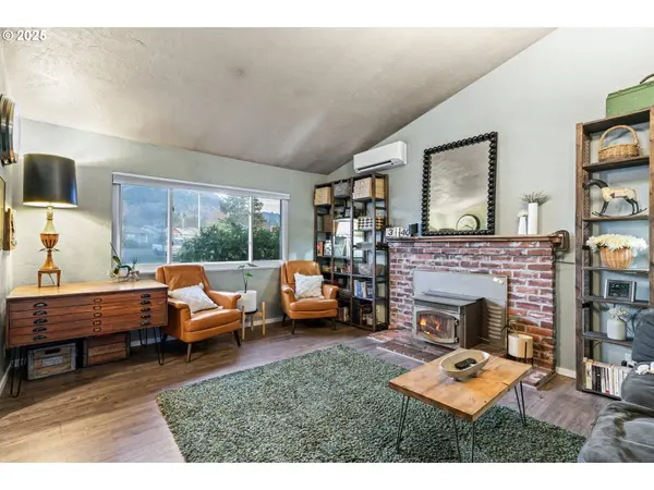 53 N EVERLY ST, Lowell, OR 97452