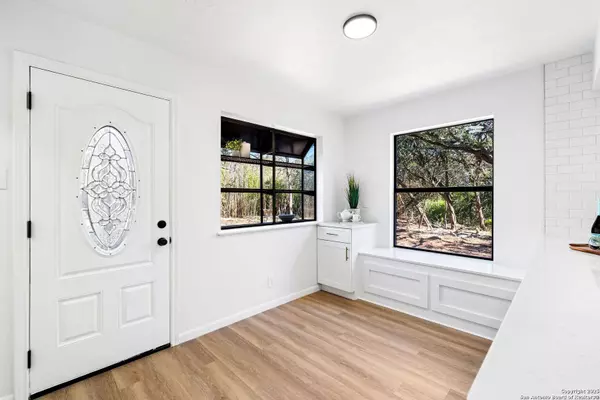 9319 FOX BRIAR LN, Boerne, TX 78006-5564