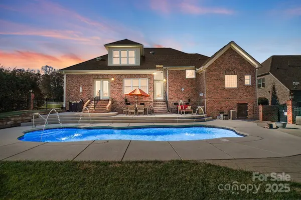 2444 Shiny Leaf DR, Denver, NC 28037