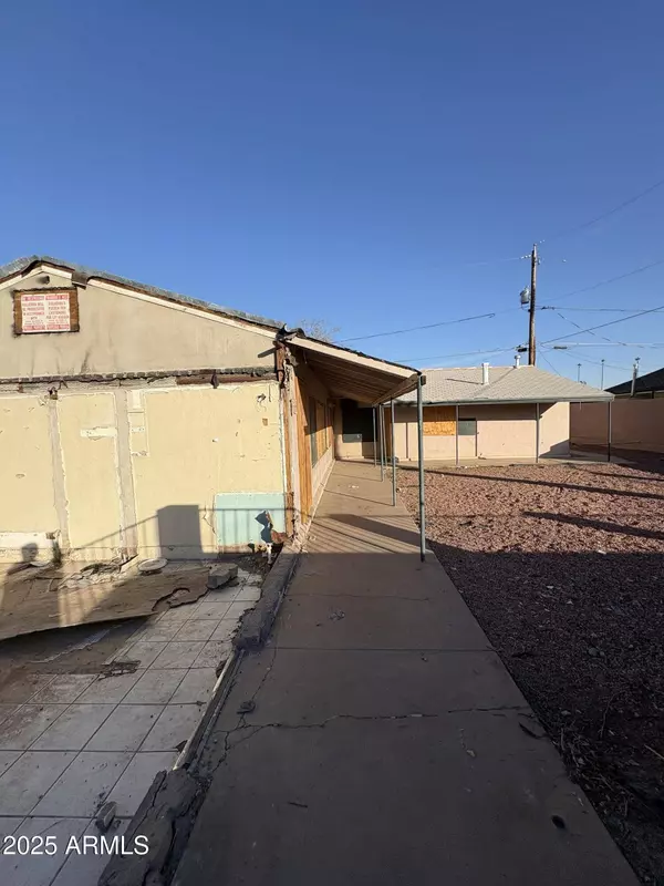 7025 N 66TH Drive, Glendale, AZ 85301