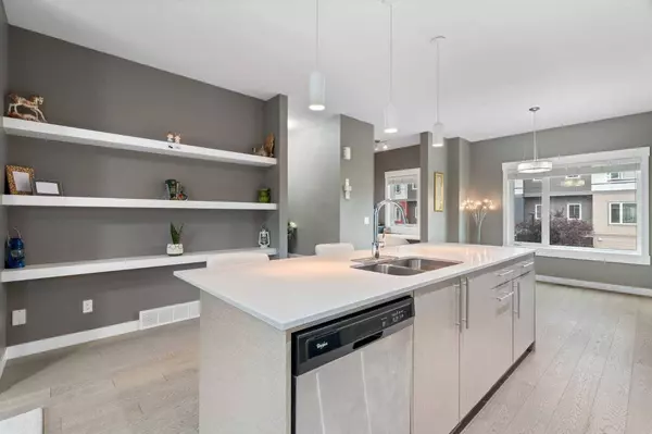 5305 32 AVE SW #1101, Calgary, AB T3E 8A2