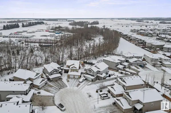 540 FAIRWAY CO, Stony Plain, AB T7Z 0G9