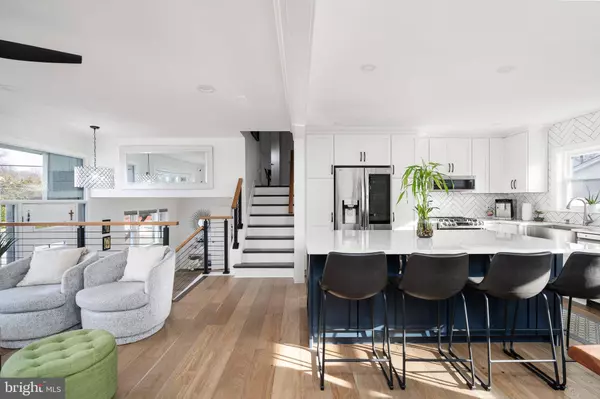 6100 GREENTREE RD, Bethesda, MD 20817