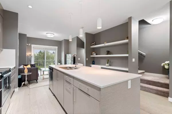 5305 32 AVE SW #1101, Calgary, AB T3E 8A2