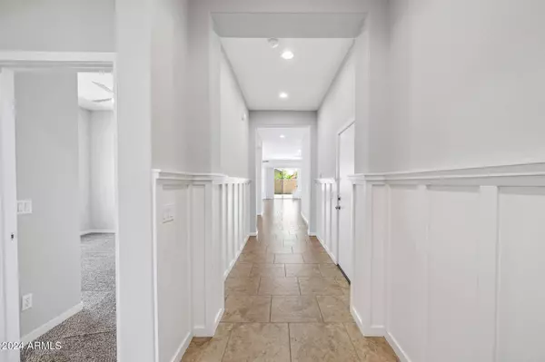 10605 E MONTEREY Avenue, Mesa, AZ 85209