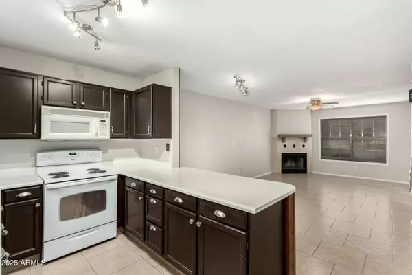 7905 W THUNDERBIRD Road #309, Peoria, AZ 85381