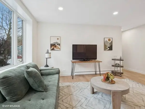 1416 Hinman AVE #1, Evanston, IL 60201