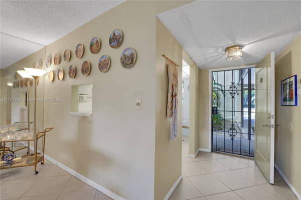 8931 N New River Canal Rd #1C, Plantation, FL 33324