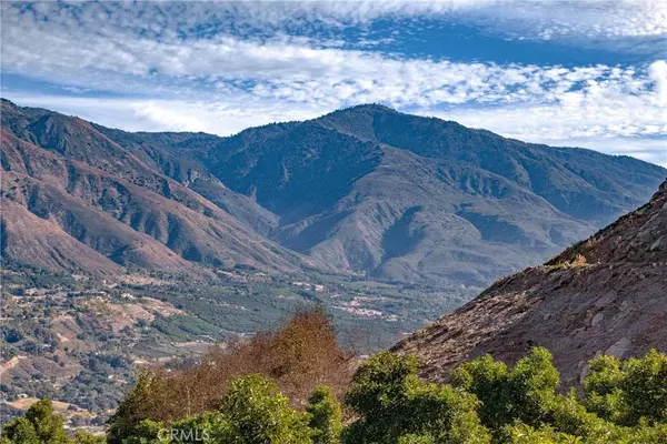 48 Pauma Ridge RD, Valley Center, CA 92082