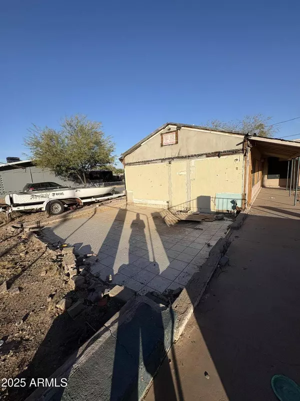 7025 N 66TH Drive, Glendale, AZ 85301