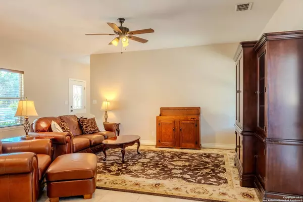 2043 Rocky Ridge Loop, Canyon Lake, TX 78133