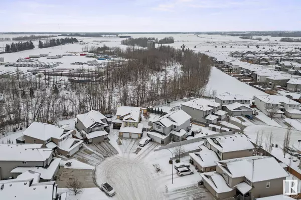 540 FAIRWAY CO, Stony Plain, AB T7Z 0G9