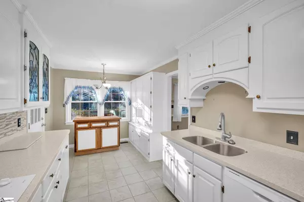 145 Queens Court, Pickens, SC 29671