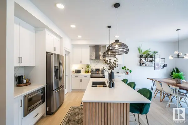 5710 KEEPING CR SW, Edmonton, AB T6W 4K4