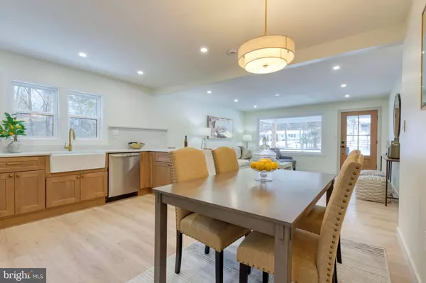 20469 BROAD RUN DR, Sterling, VA 20165