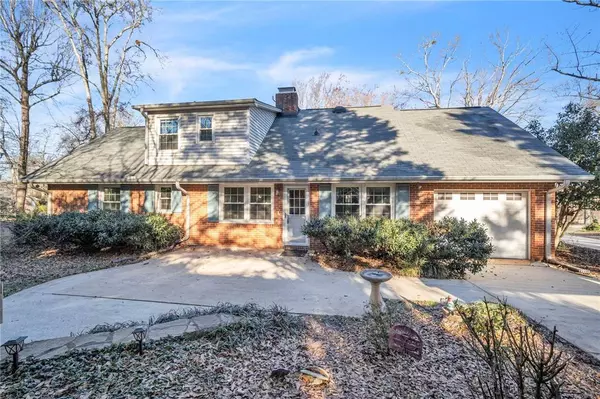 145 Queens CT, Pickens, SC 29671