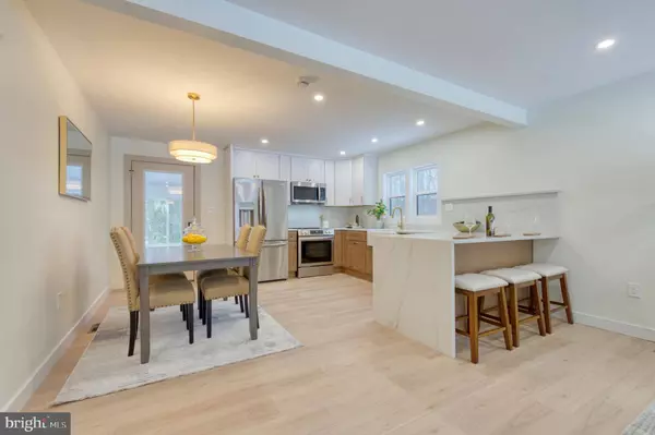 20469 BROAD RUN DR, Sterling, VA 20165